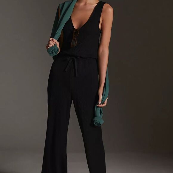 Beyond Yoga the jet setter jumpsuit, size small. Female-founded company. - Picture 6 of 7